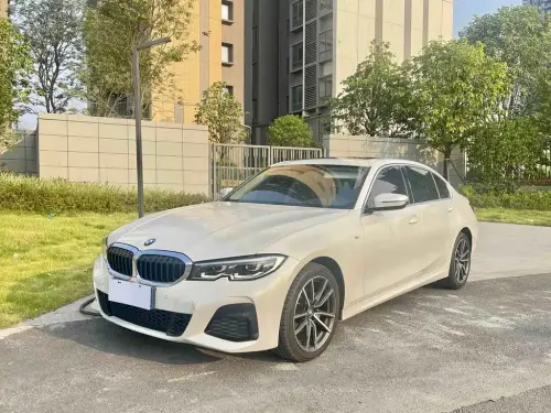 BMW 3-Series, 2022