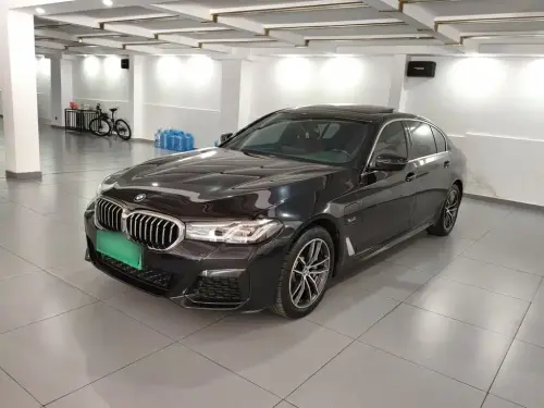BMW 5-Series, 2023