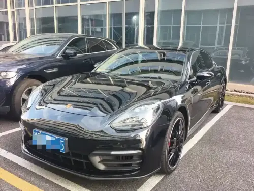 Porsche Panamera, 2022