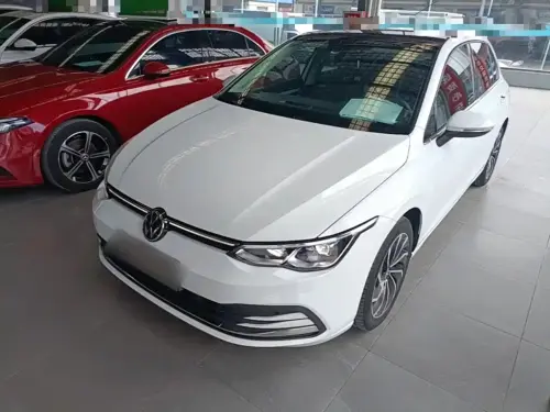 Volkswagen Golf, 2023