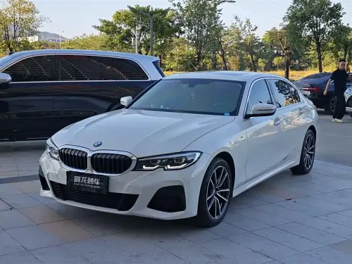 BMW 3-Series, 2022