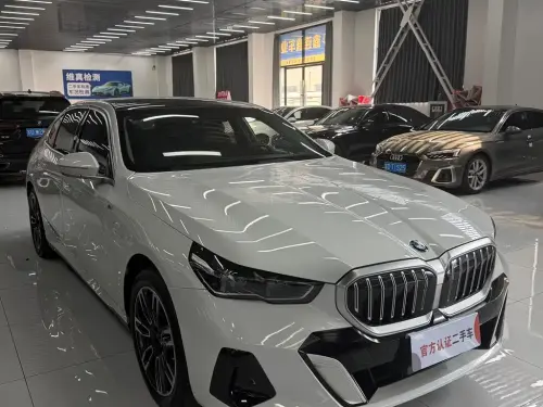 BMW 5-Series, 2024