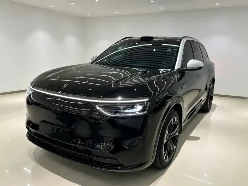 AITO M8, 2025