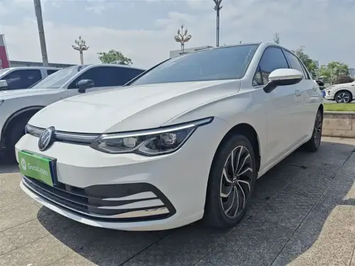 Volkswagen Golf, 2024