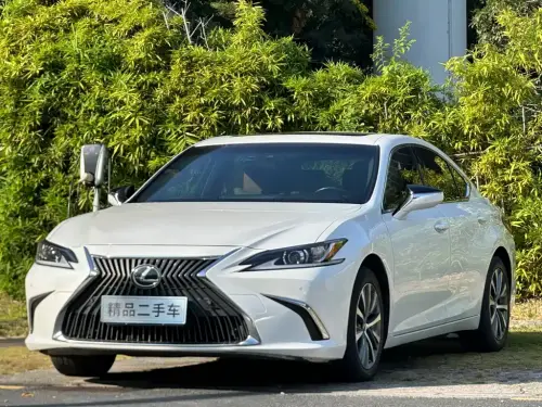 Lexus ES, 2020
