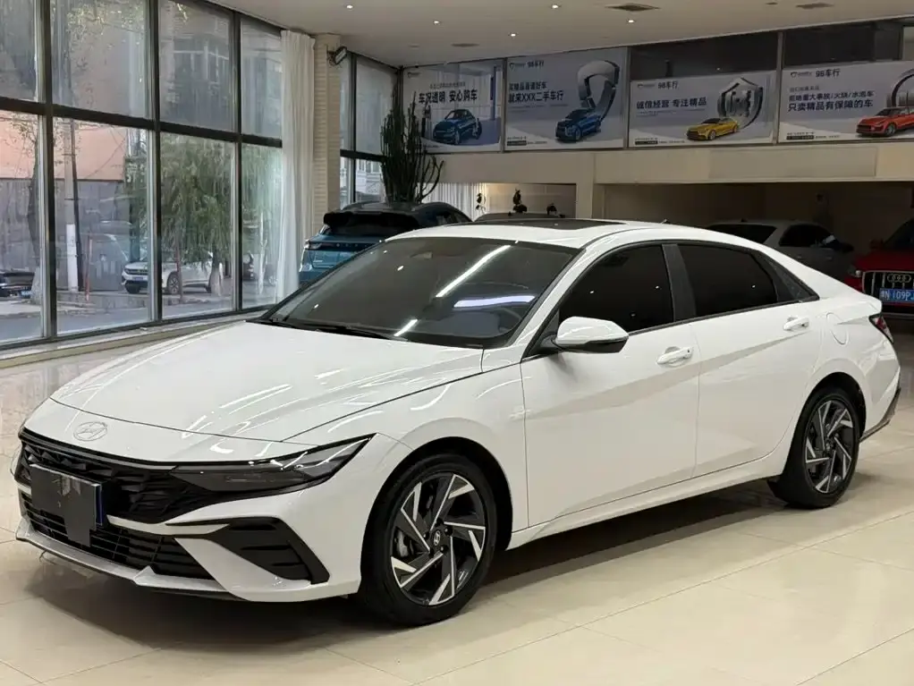 Hyundai Elantra, 2023
