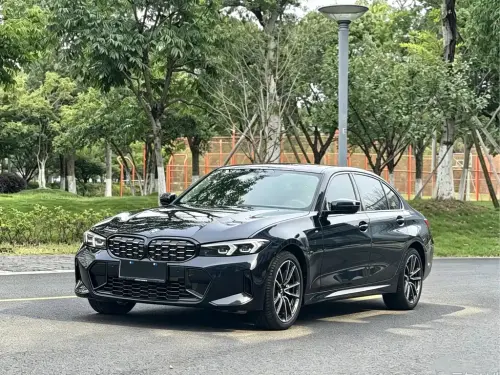 BMW 3-Series, 2022