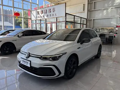 Volkswagen Golf, 2023