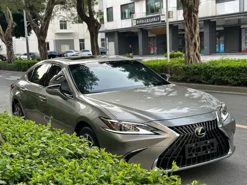 Lexus ES, 2023