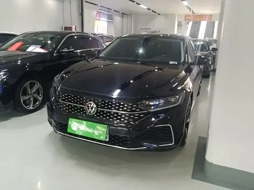 Volkswagen Passat, 2023