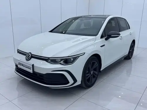 Volkswagen Golf, 2022