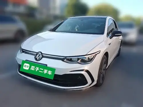 Volkswagen Golf, 2024
