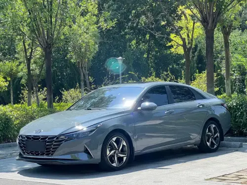 Hyundai Elantra, 2023