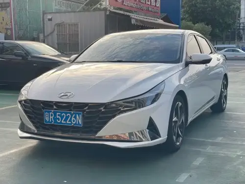 Hyundai Elantra, 2023