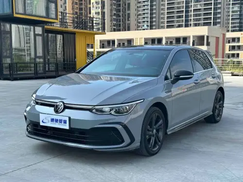 Volkswagen Golf, 2023