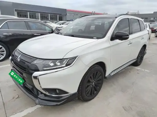 Mitsubishi Outlander, 2022