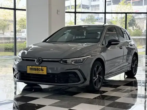 Volkswagen Golf, 2024