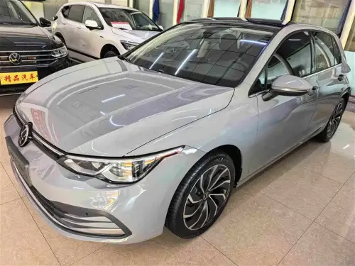 Volkswagen Golf, 2023