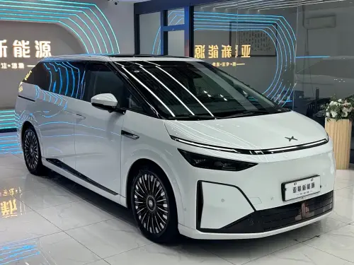 XPeng X9, 2025