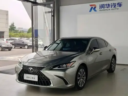Lexus ES, 2022