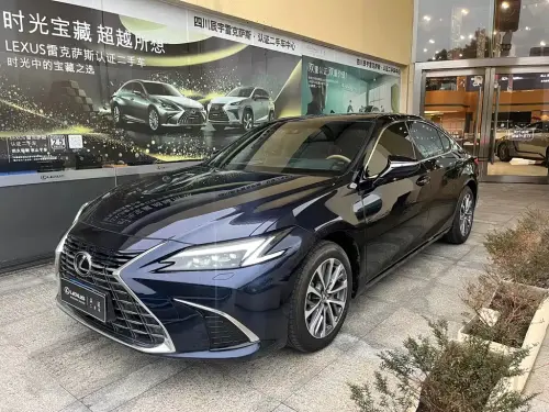 Lexus ES, 2025