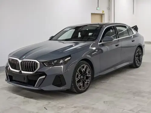 BMW 5-Series, 2024