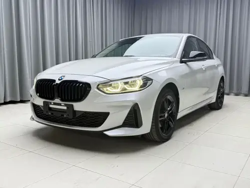 BMW 1-Series, 2022