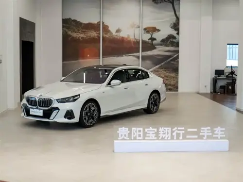 BMW 5-Series, 2025