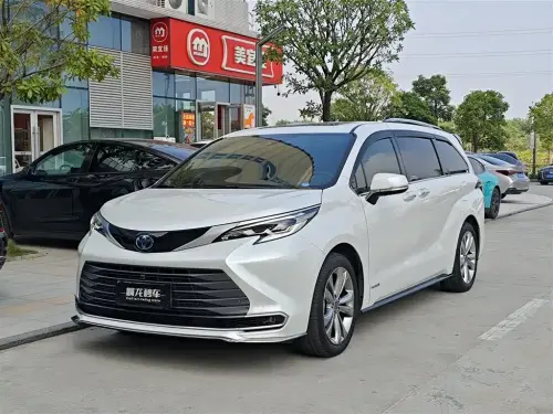 Toyota Sienna, 2023