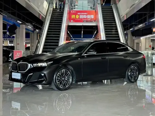 BMW 5-Series, 2024