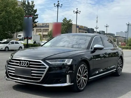 Audi S8, 2022