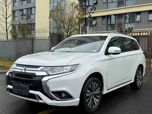Mitsubishi Outlander, 2021