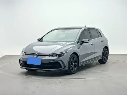 Volkswagen Golf, 2022