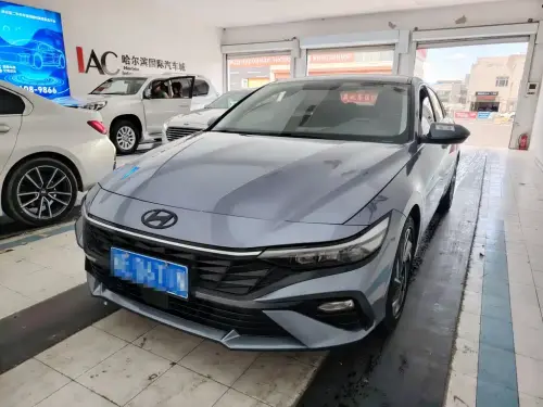 Hyundai Elantra, 2024