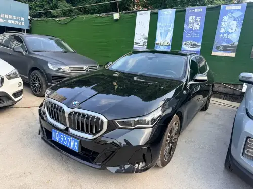 BMW 5-Series, 2025