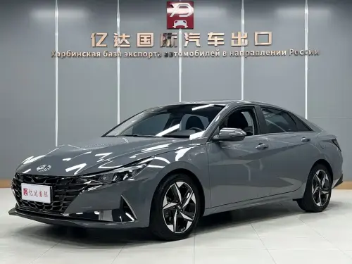 Hyundai Elantra, 2022