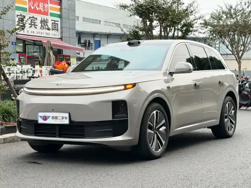 Li Auto L6, 2025