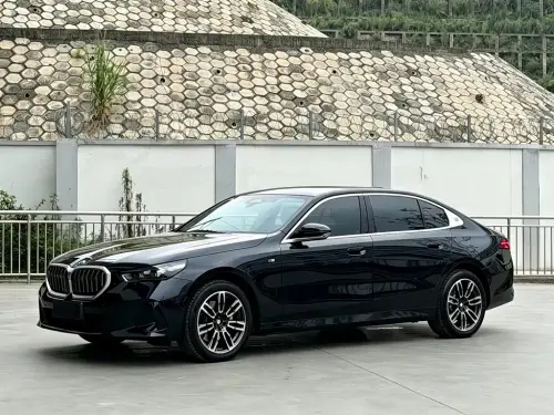 BMW 5-Series, 2025