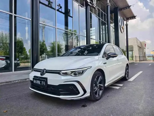 Volkswagen Golf, 2024