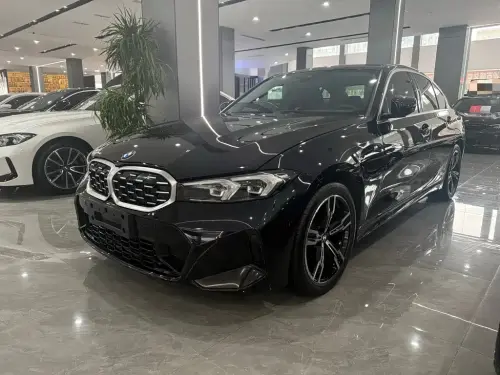 BMW 3-Series, 2023