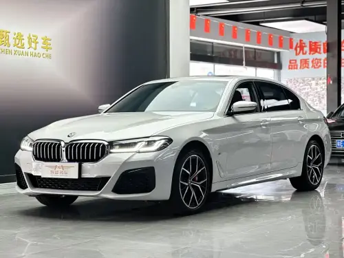 BMW 5-Series, 2022