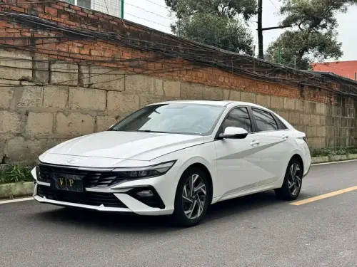 Hyundai Elantra, 2022