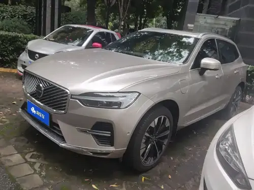 Volvo XC60, 2025