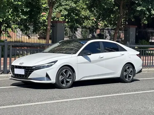 Hyundai Elantra, 2022