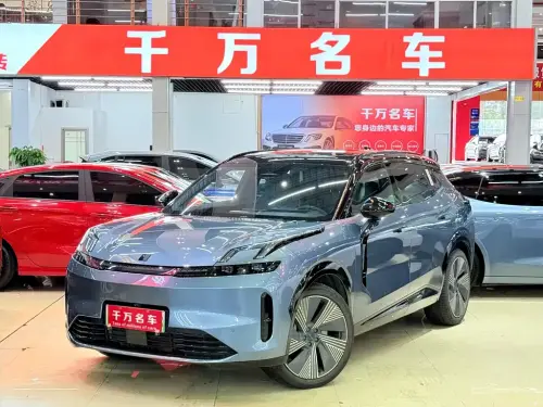 Lynk & Co 08, 2025