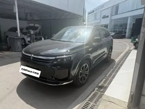 AITO M7, 2025