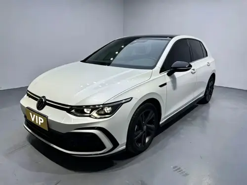 Volkswagen Golf, 2022