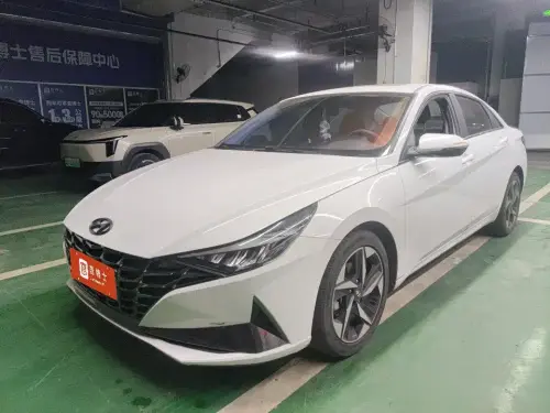 Hyundai Elantra, 2022
