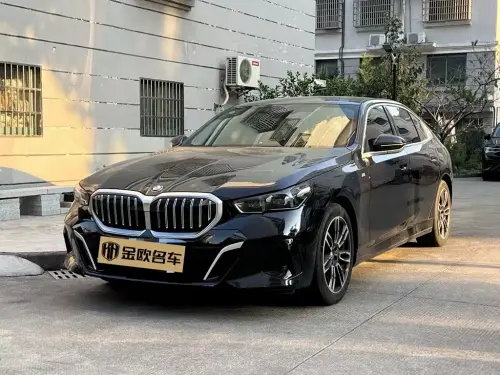 BMW 5-Series, 2025
