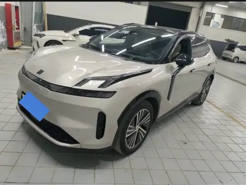 Lynk & Co 08, 2023